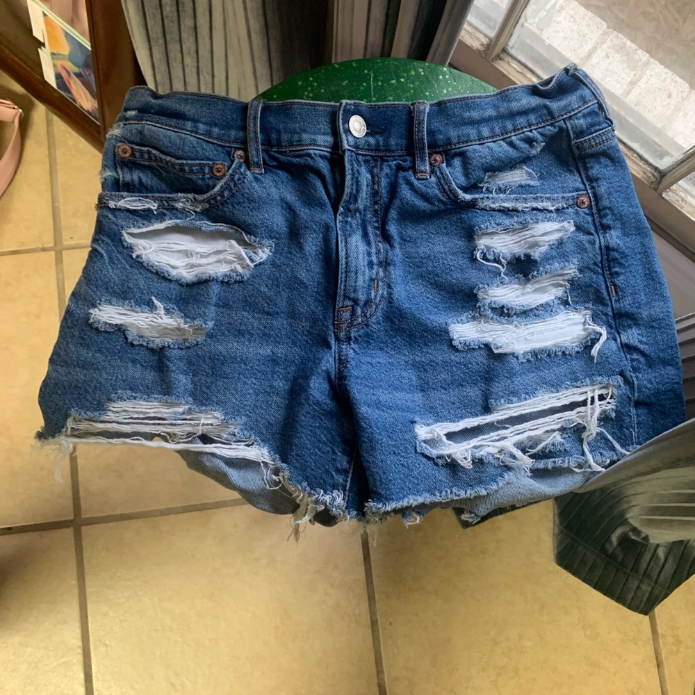 AE, rigid mom shorts, size 4, 2024, favorite style and wash
